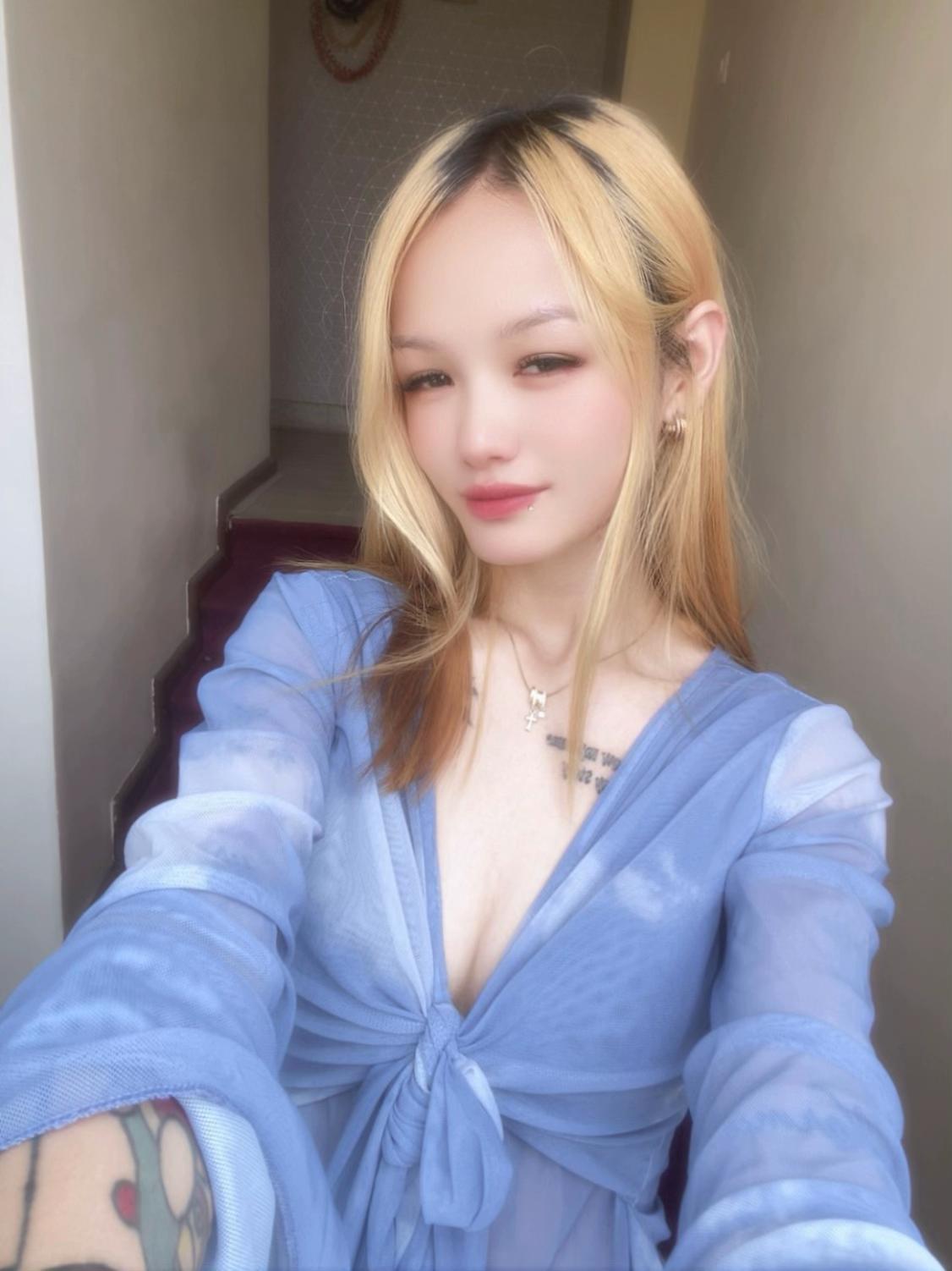 @👸
