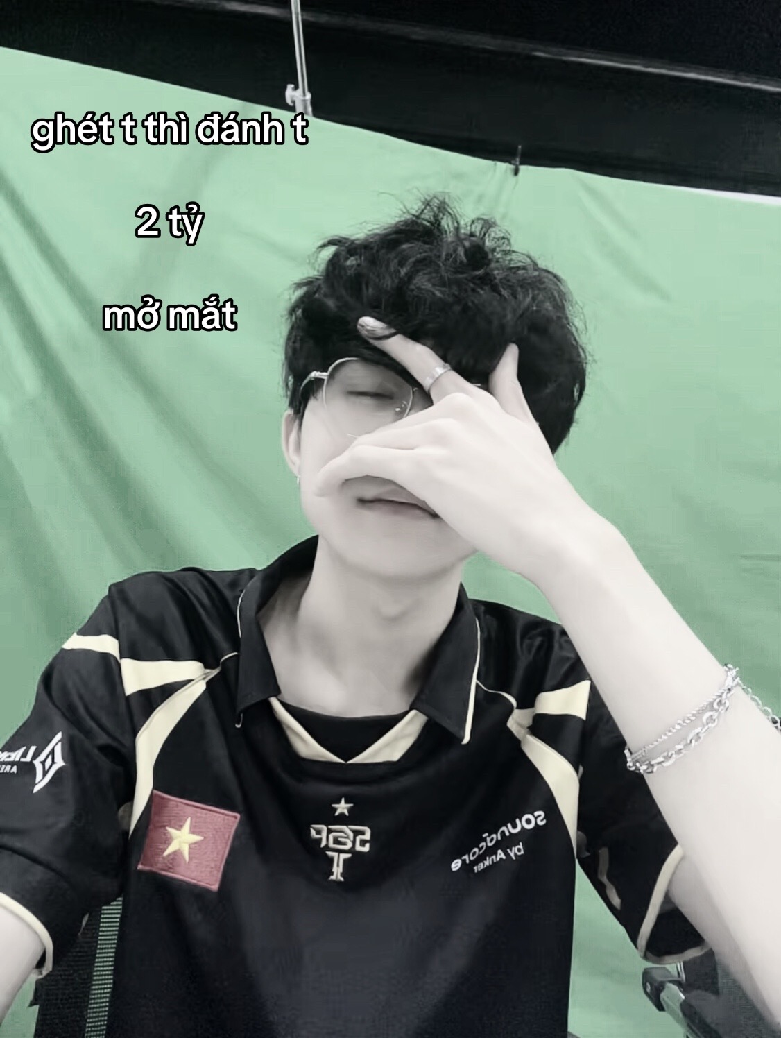 @𝘚𝘬𝘺 khong biet edit🐧