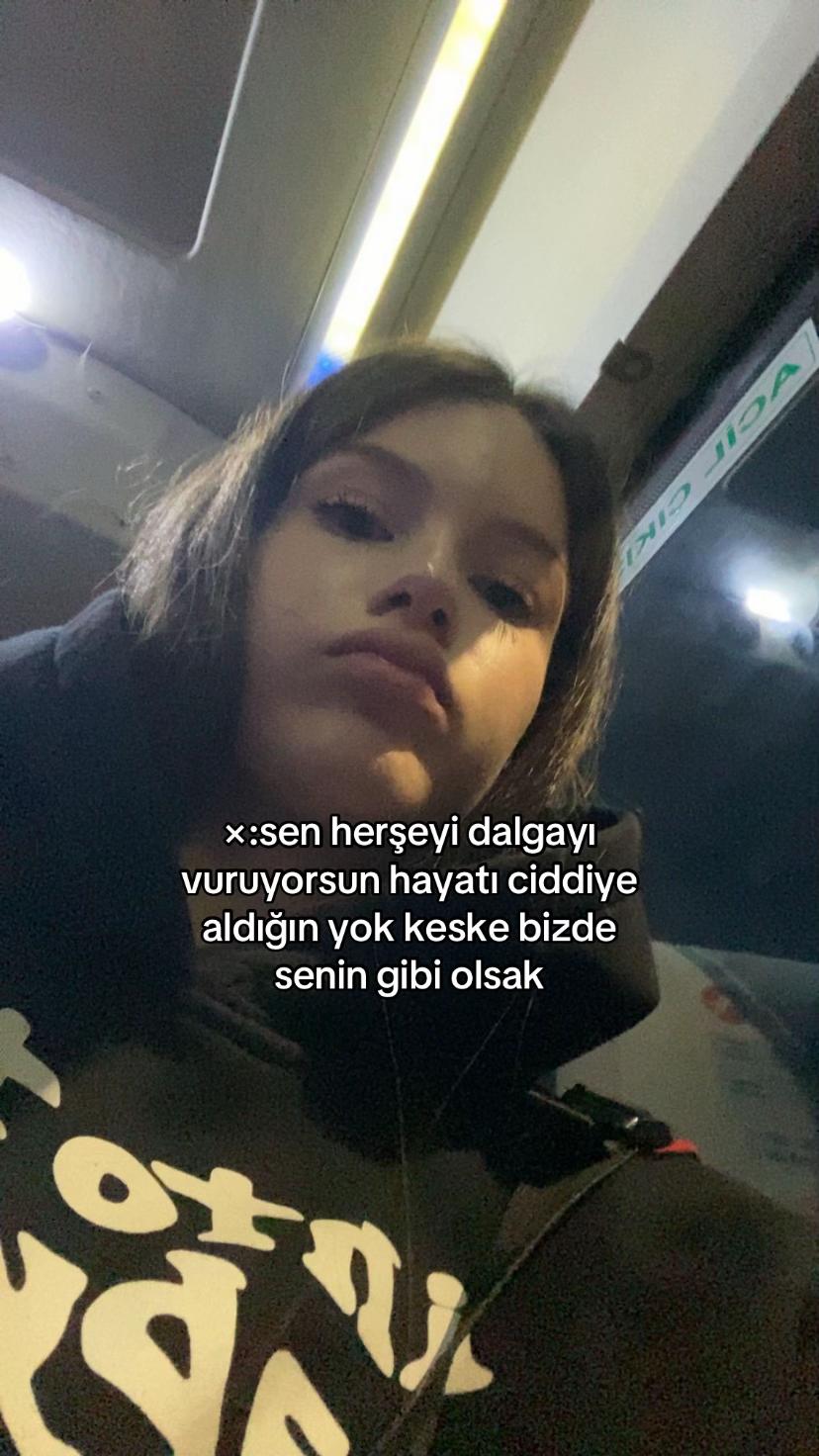 @lola