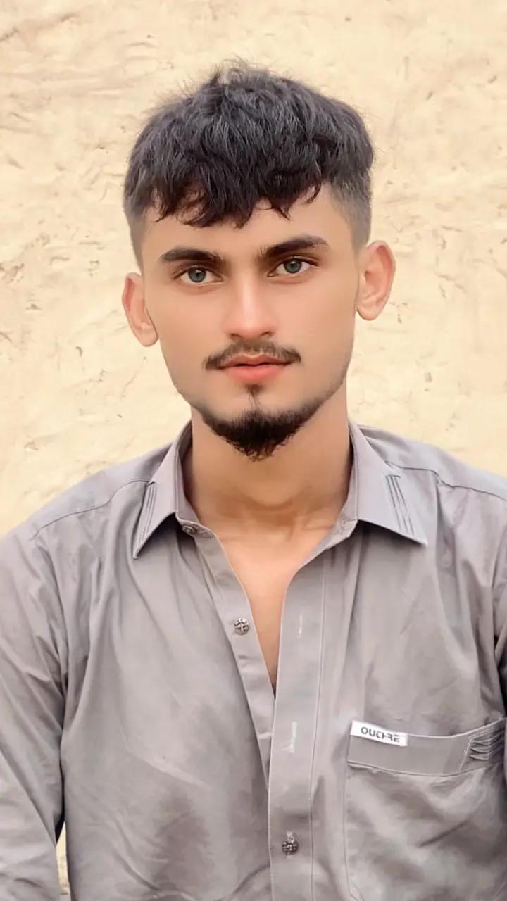 @MaNa BaSrA..🖤😎