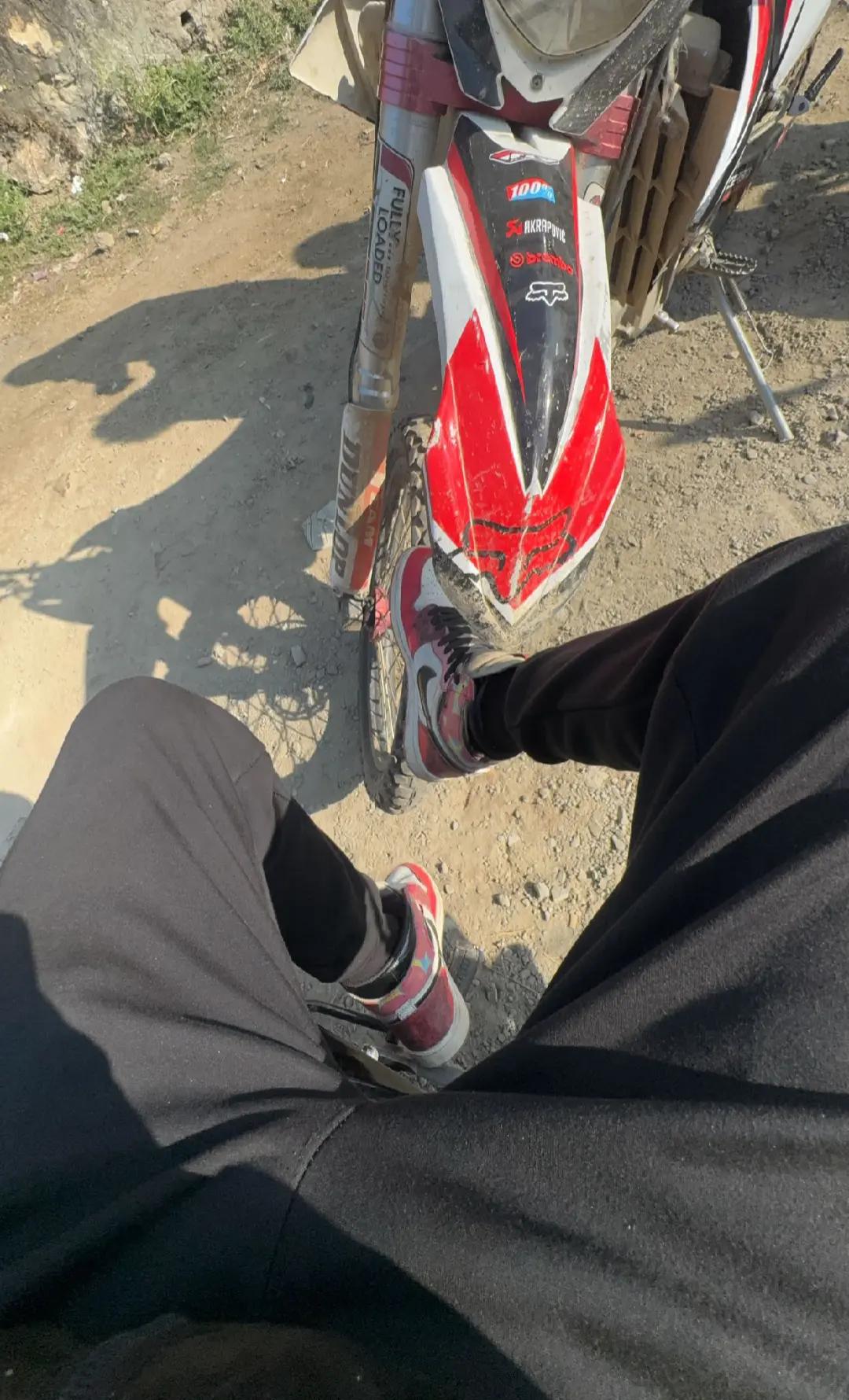 @BikerSpark___