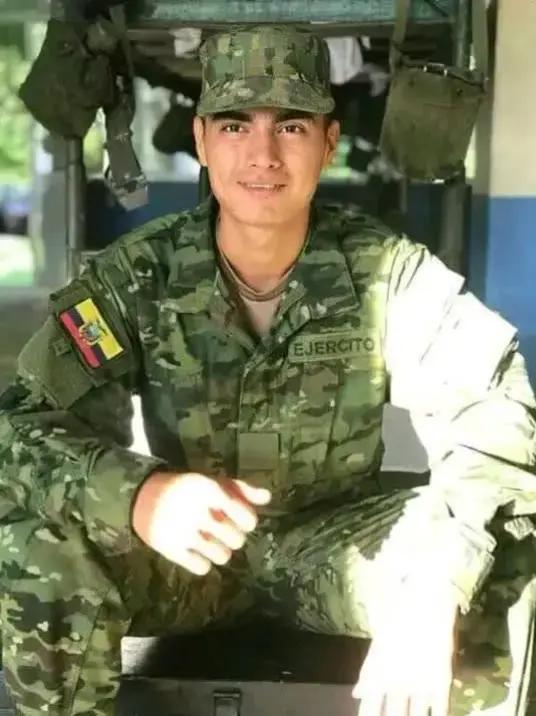 @Darwin Llanos🇪🇨
