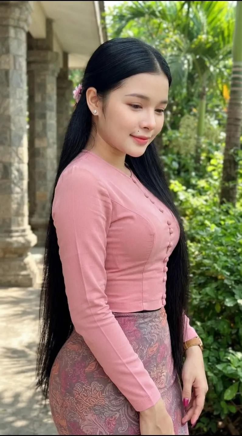 @👧 သျှင်ဂွမ်းဂွိ 👧