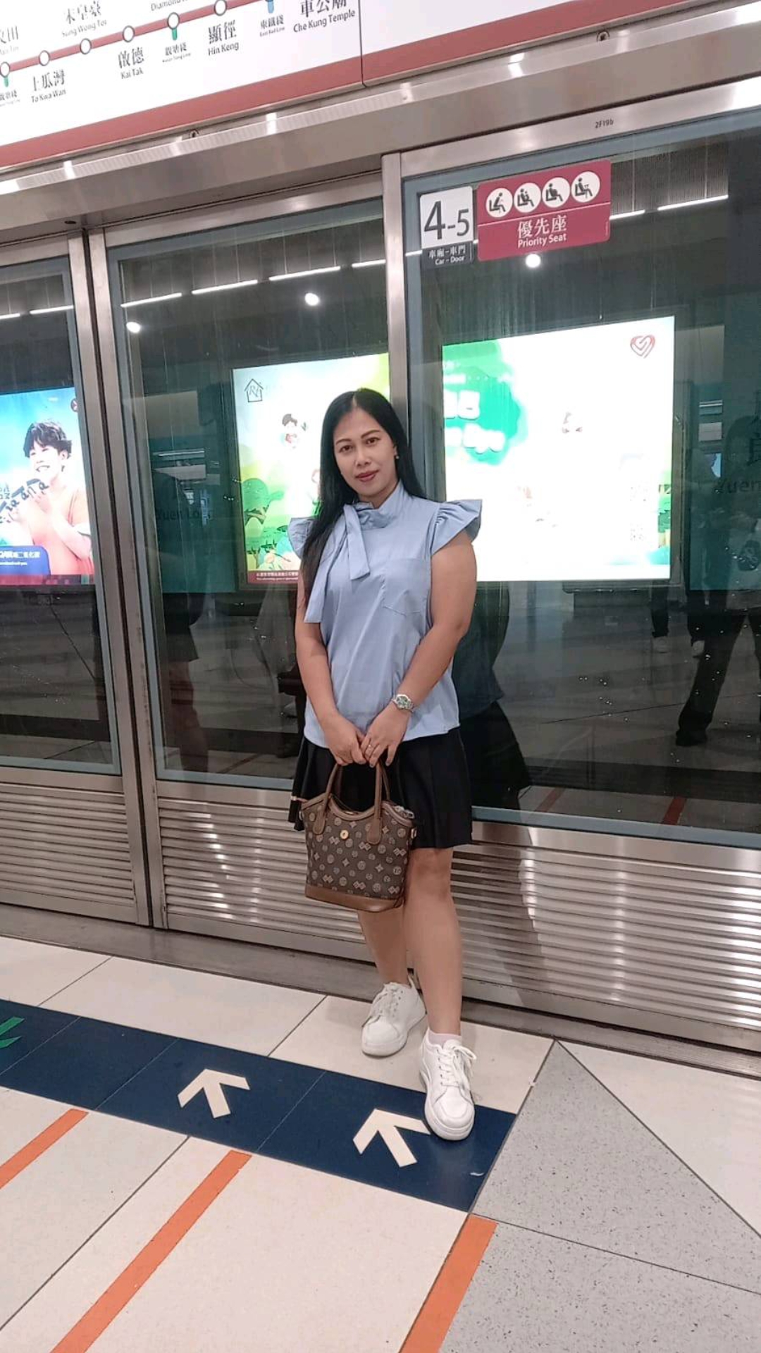 @Janda kembang  merah.
