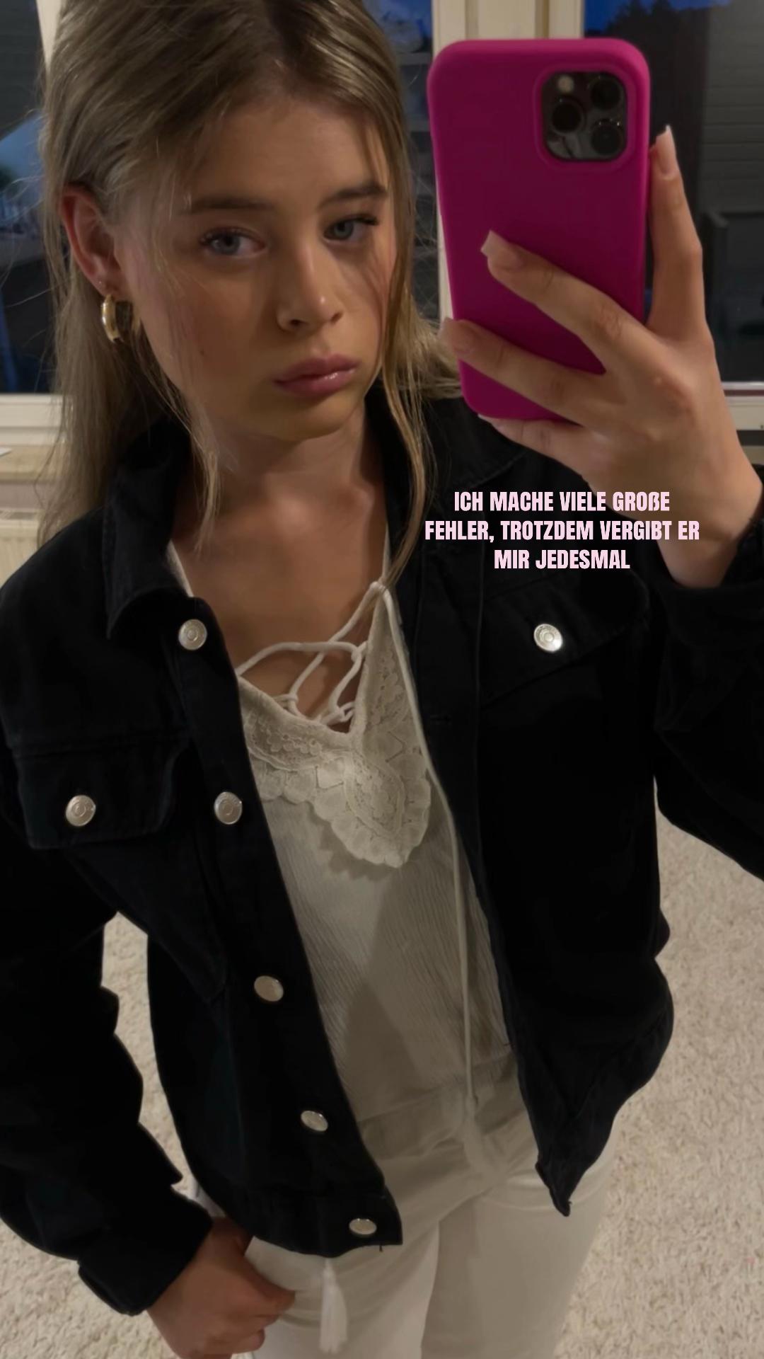 @Sophia🌟