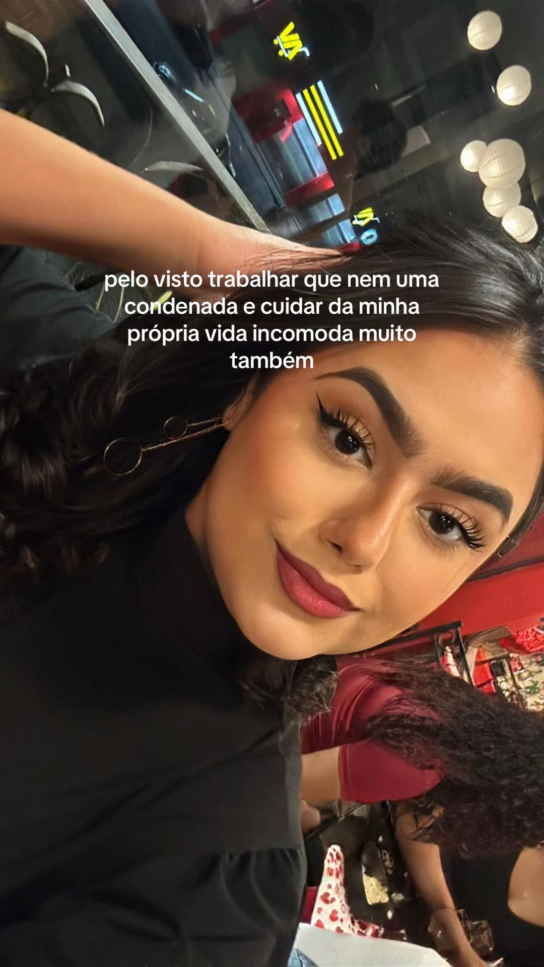 @Victória Nogueira