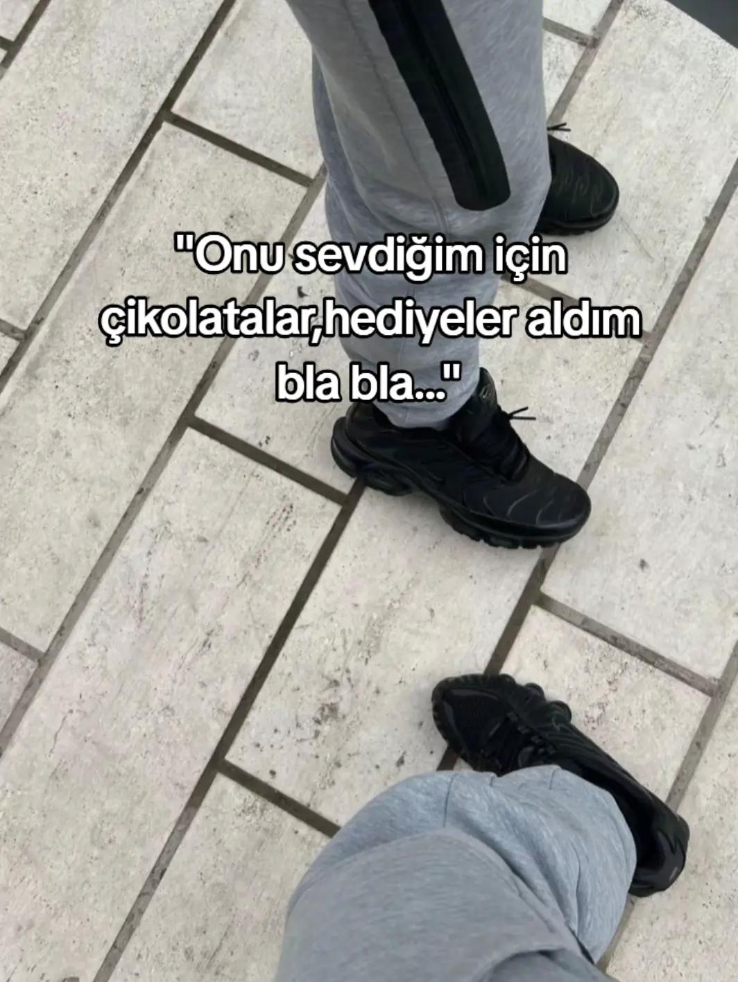 @Hawking🧟♂️