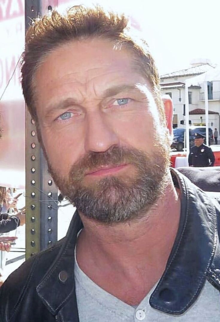 @Gerard butler