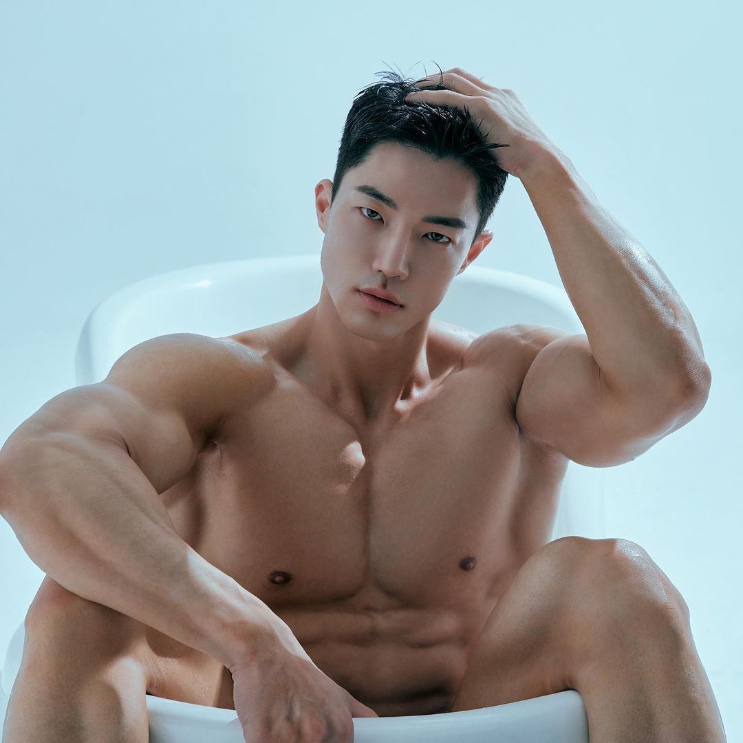 @Hot_b0ys.