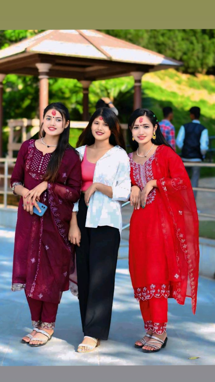 @प्रकृति दोङ ❤️🩹💐🌍