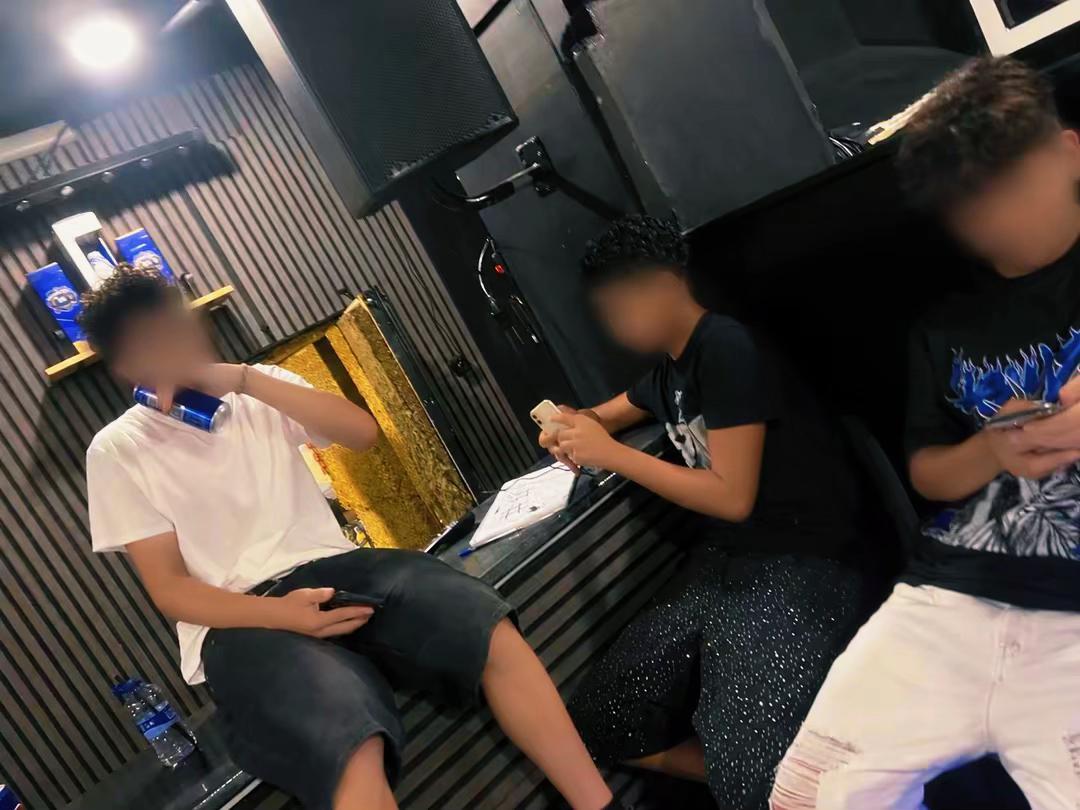 @FaxxBite