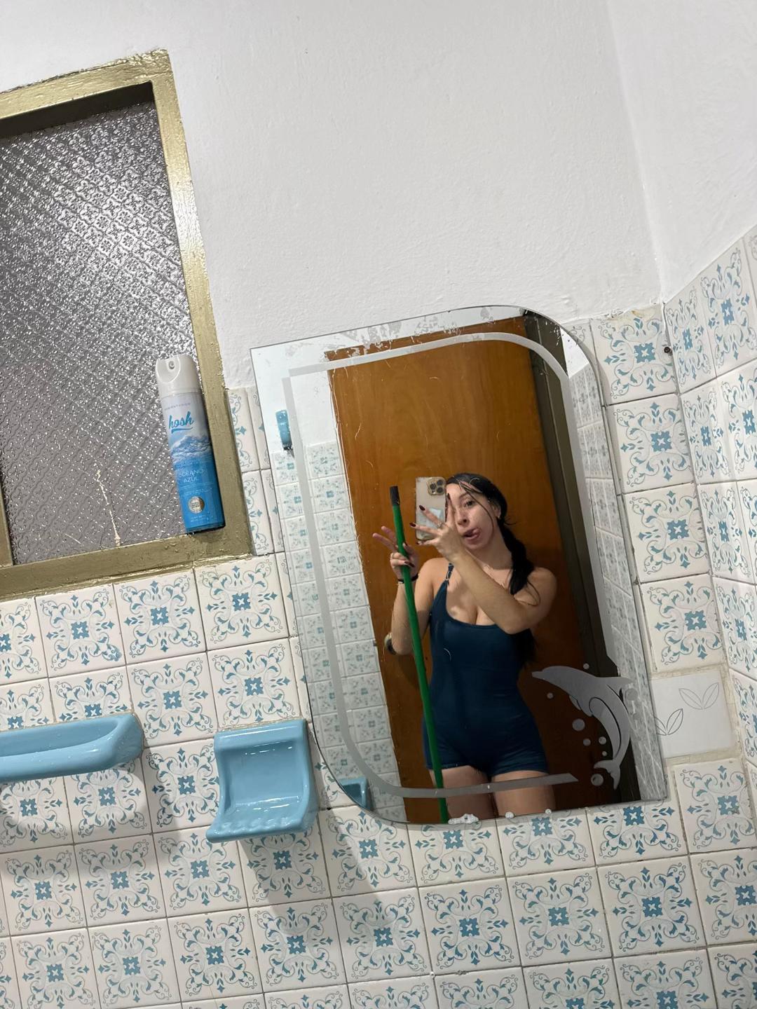 @mishelriveross