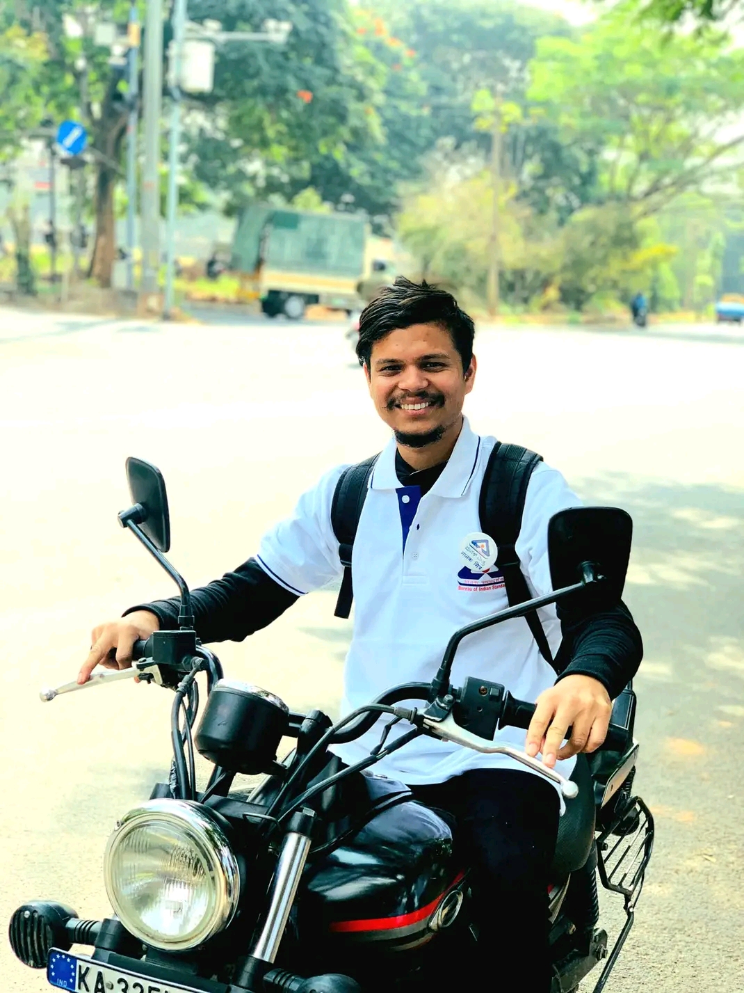 @Er.Dipesh Yadav👑💫