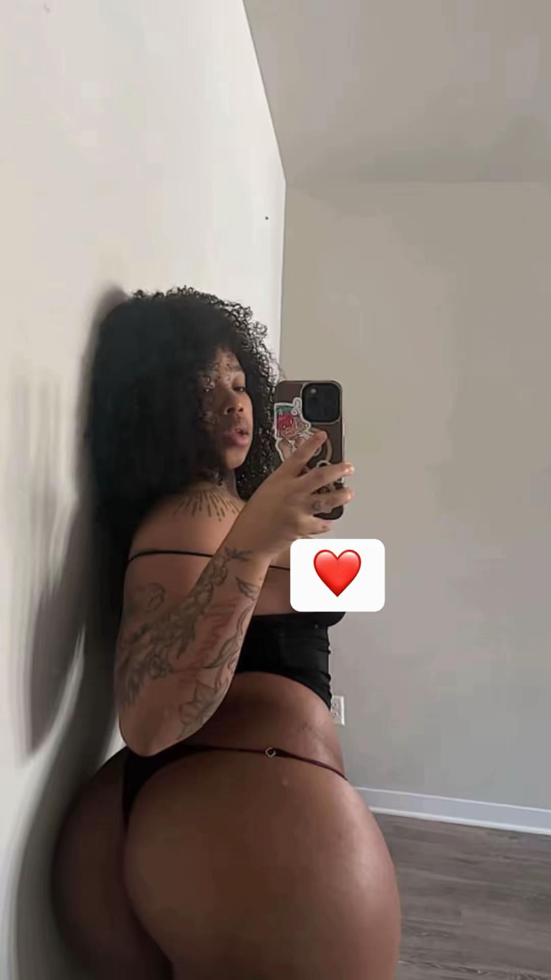 @aakeylamarie