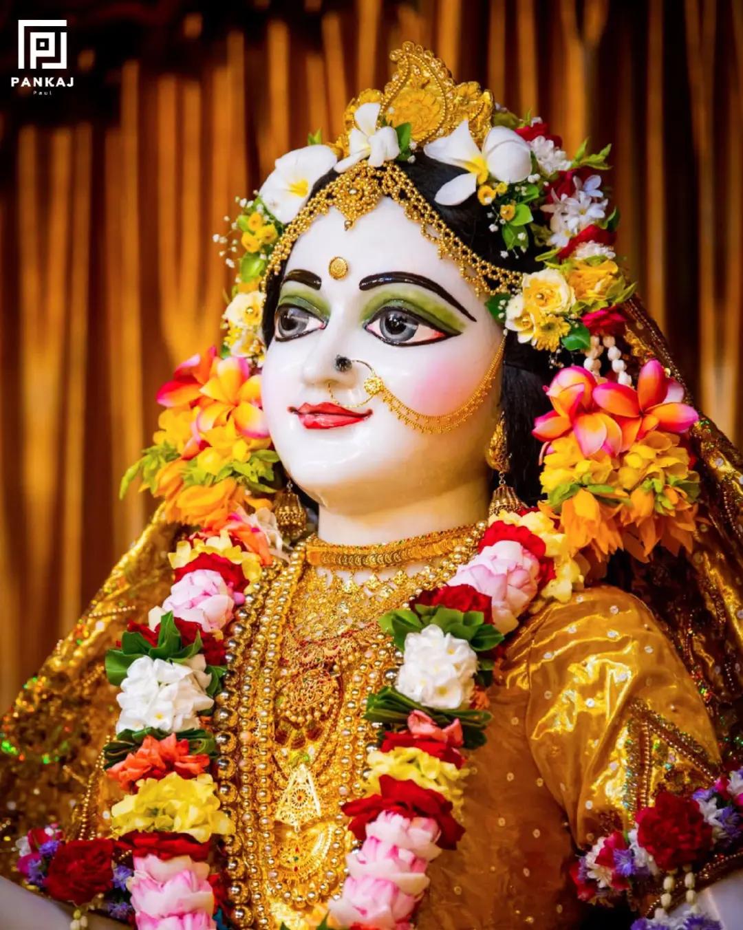 @✨Ratri Roy🌼