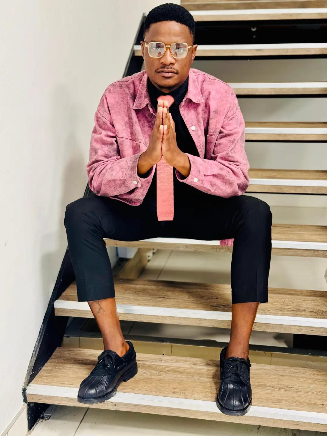 @Sandile_The_Giraff 🎤 🦒