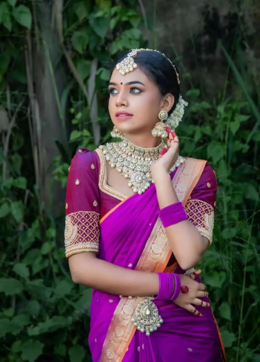 @Dharanya sujeewð»