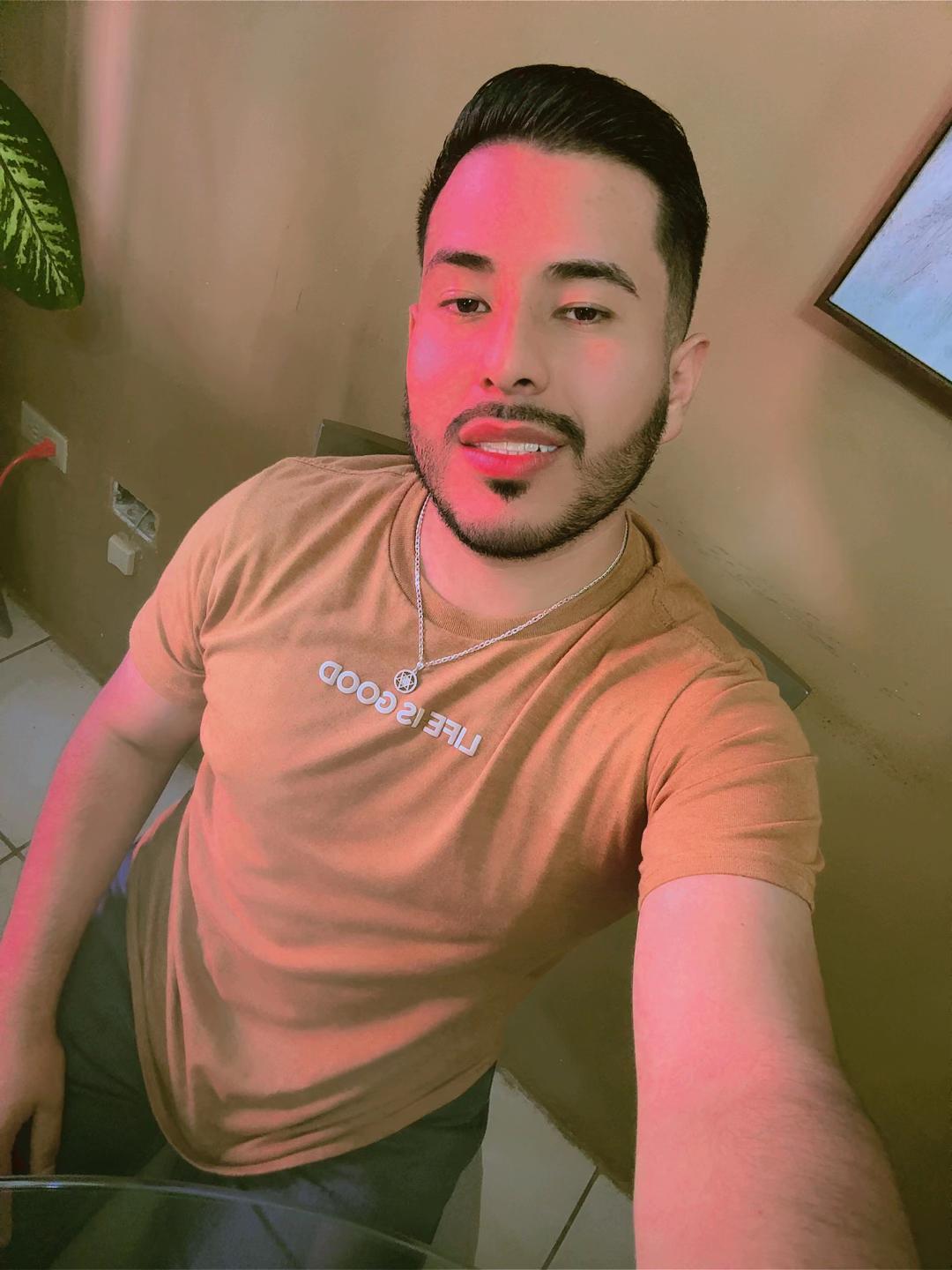 @Ricardo Carbajal Güereque