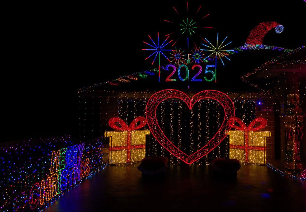 @swansonachristmaslights