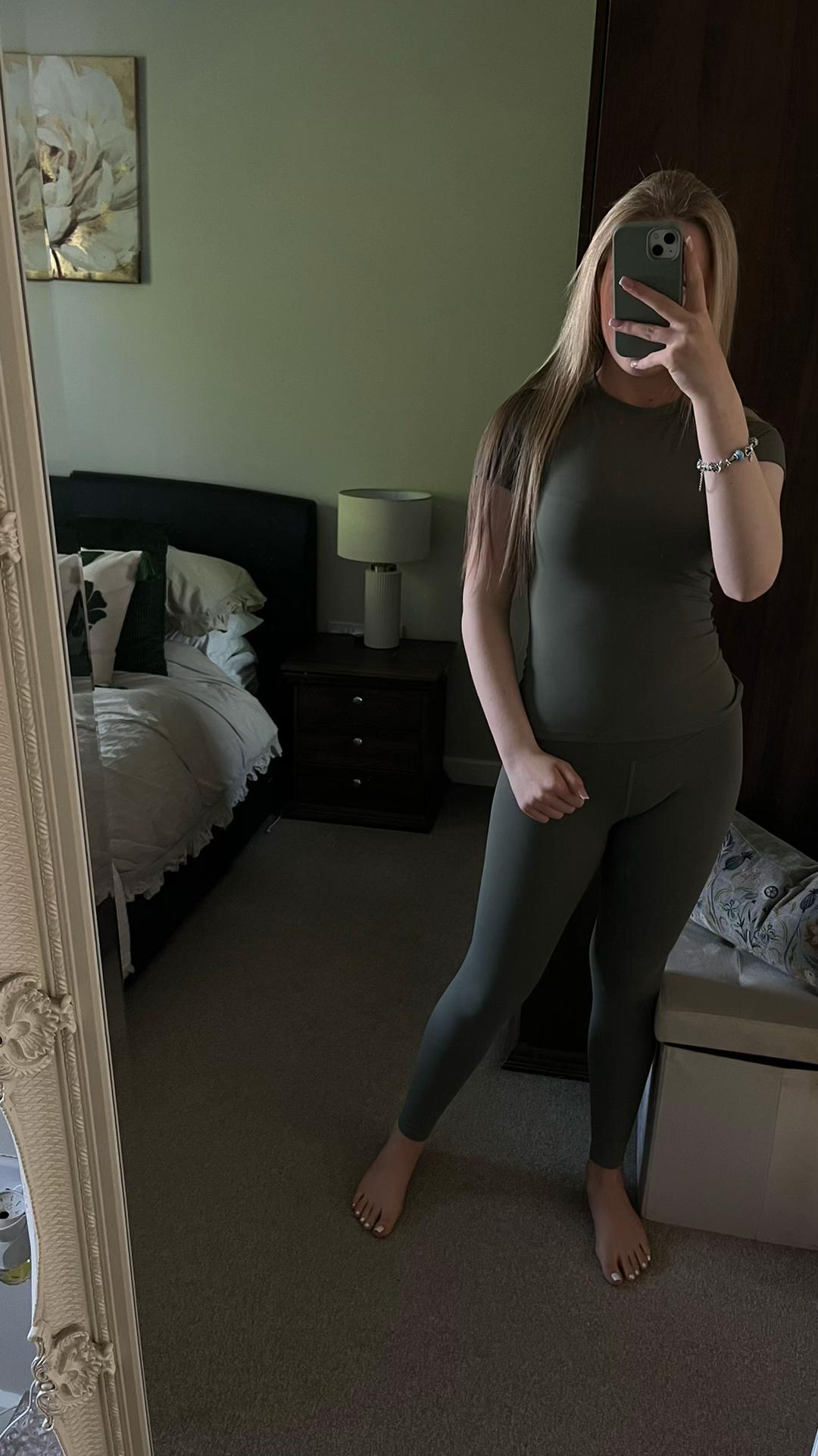 @𝐎𝐥𝐢𝐯𝐢𝐚