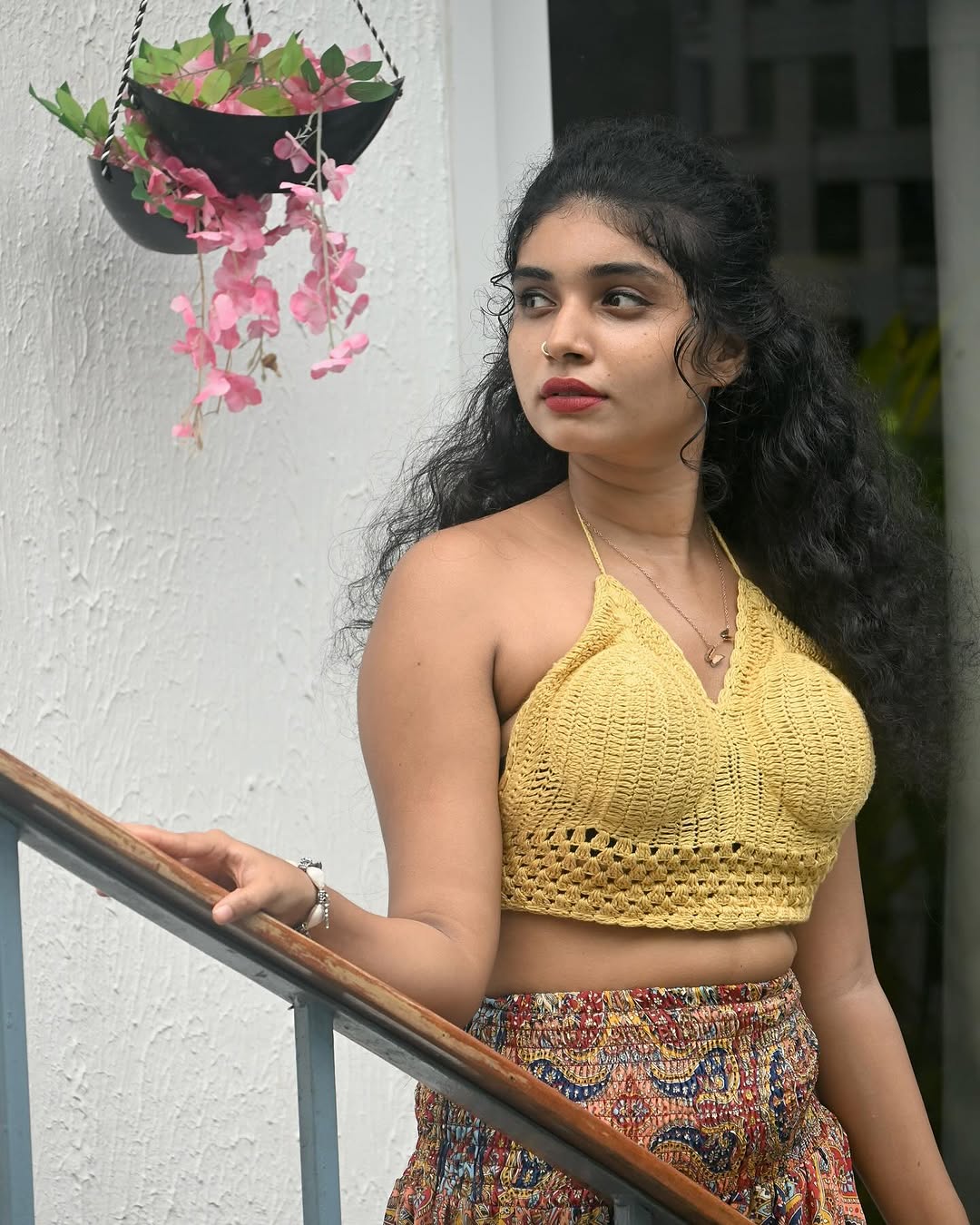 @Neeruttyy_🤍