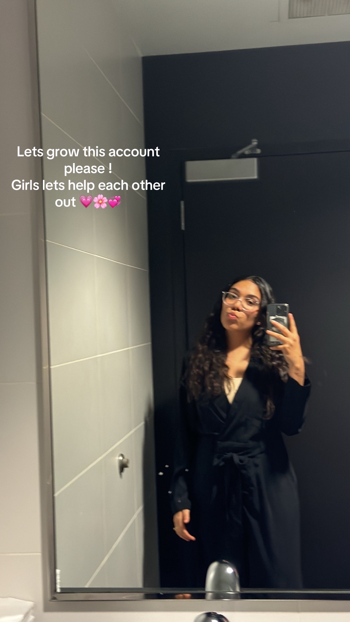 @B<3