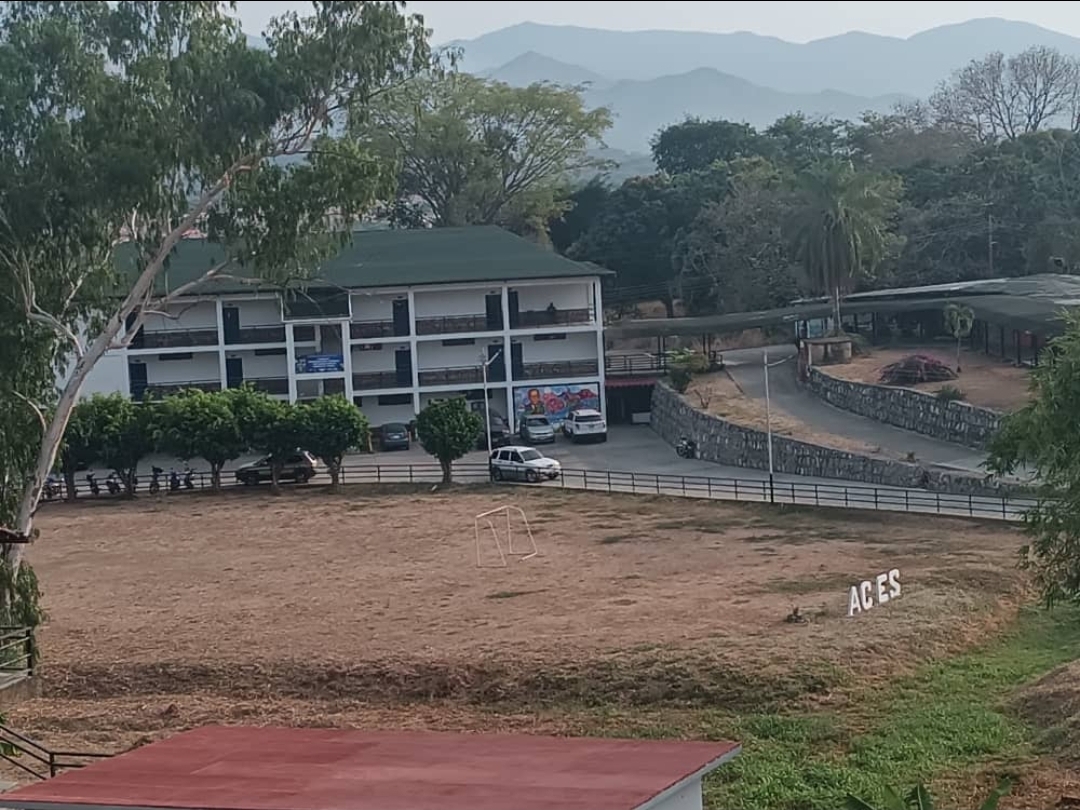@LlaneritaOficial