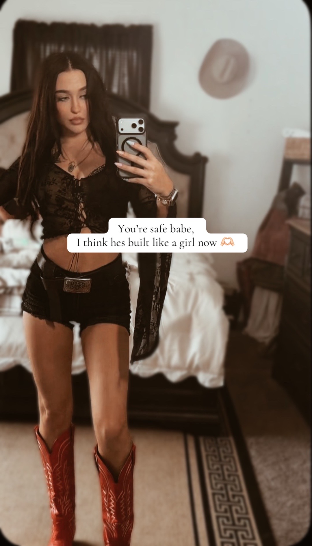 @Julie Bell 🦋