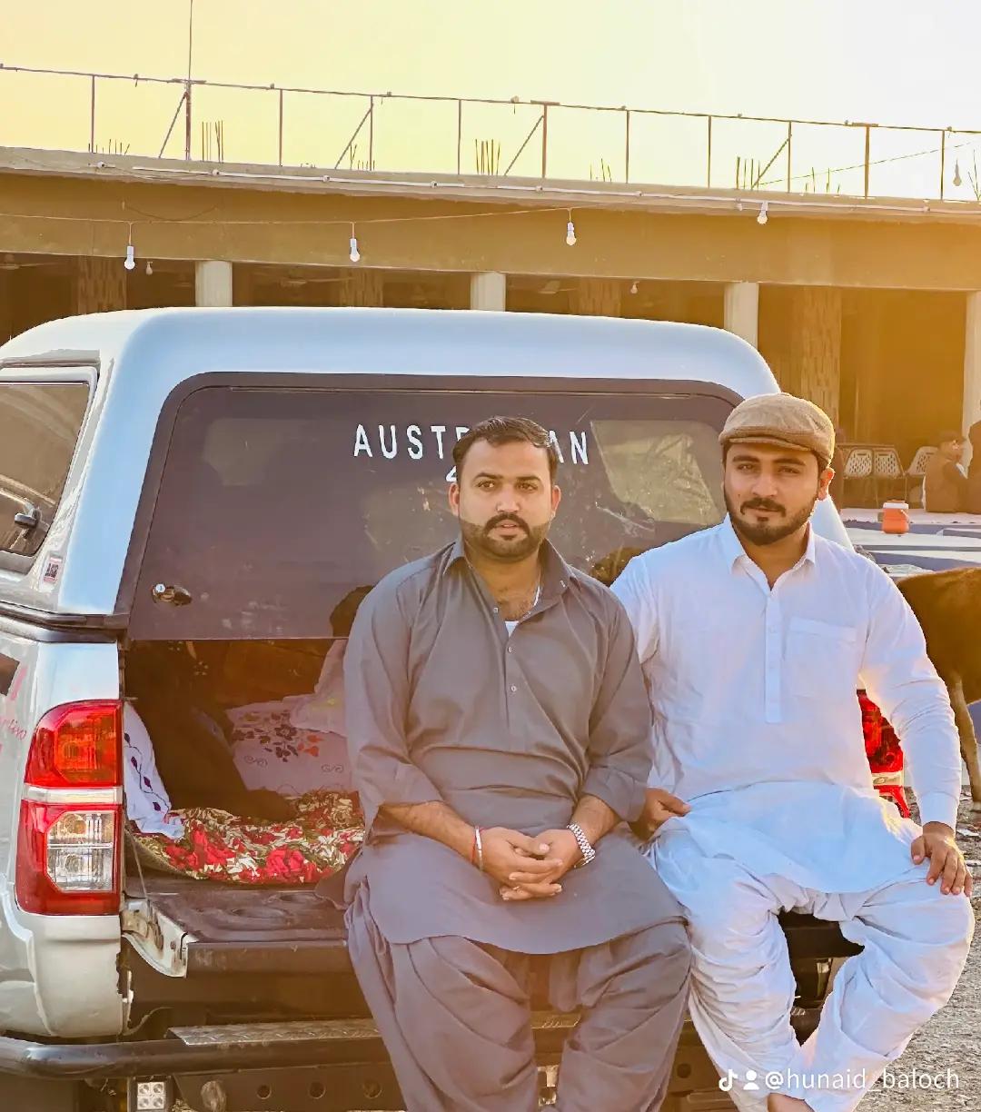 @R H B 🦅
