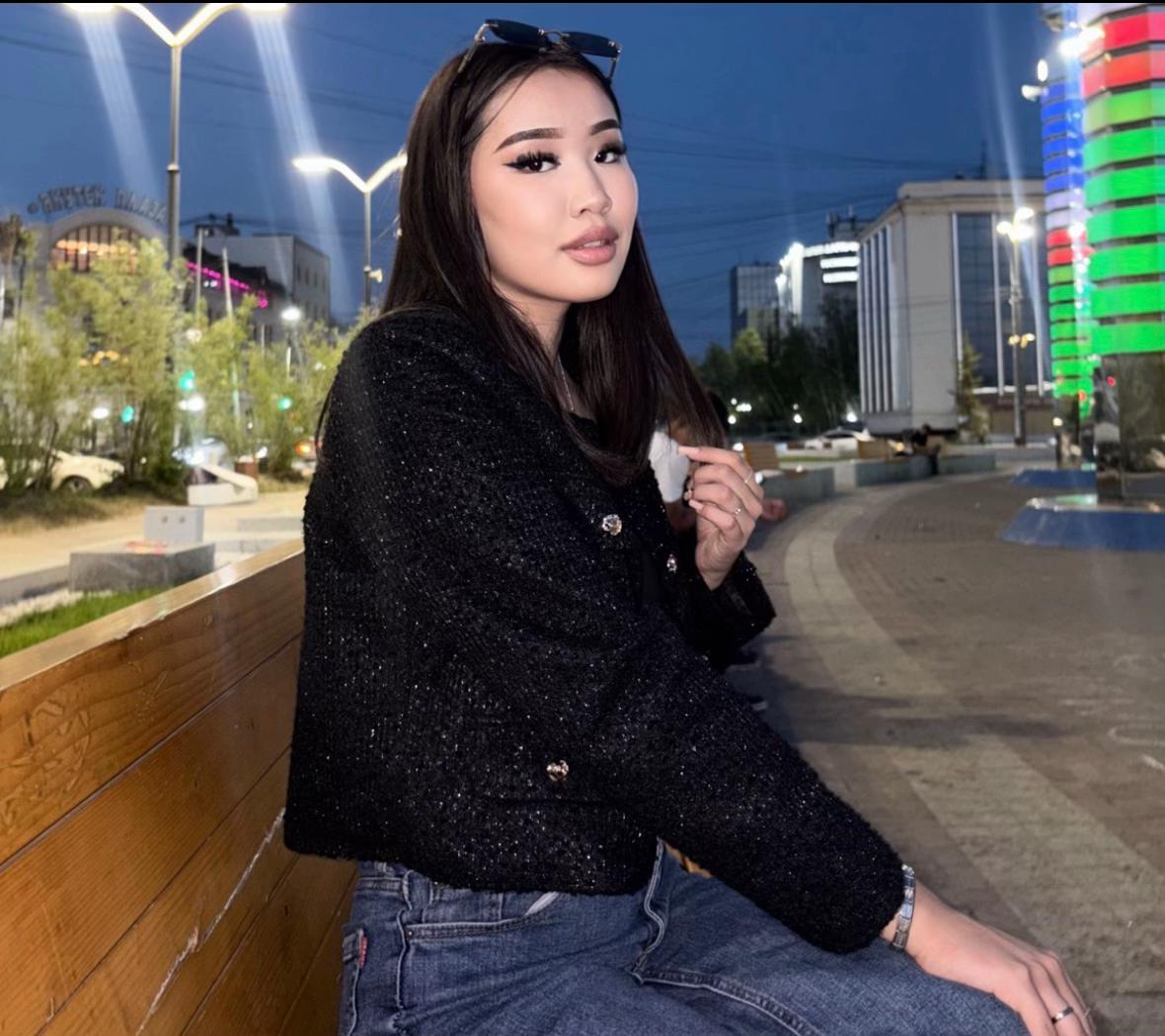 @825