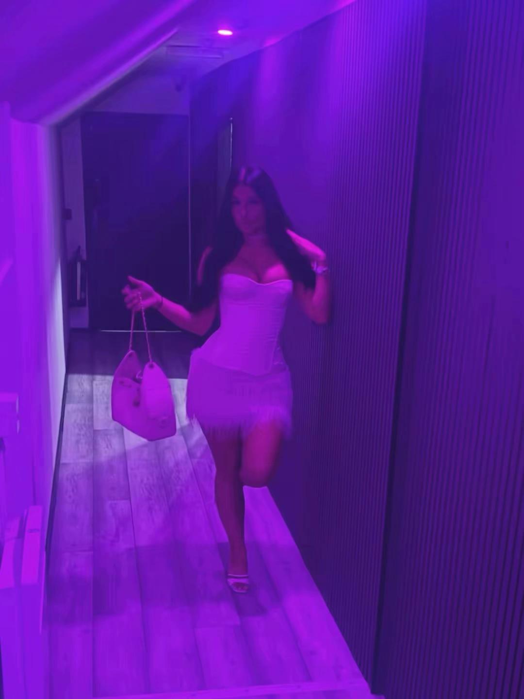 @️