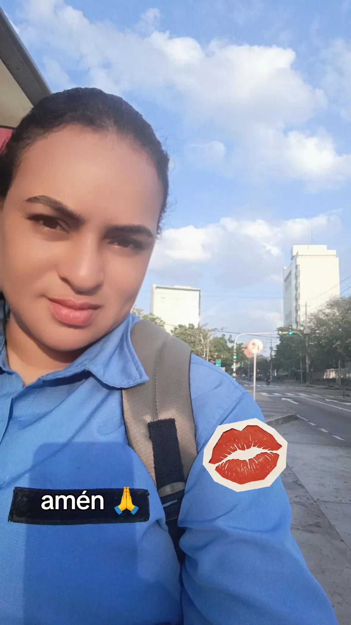 @🦋Esther visbal 🇨🇴