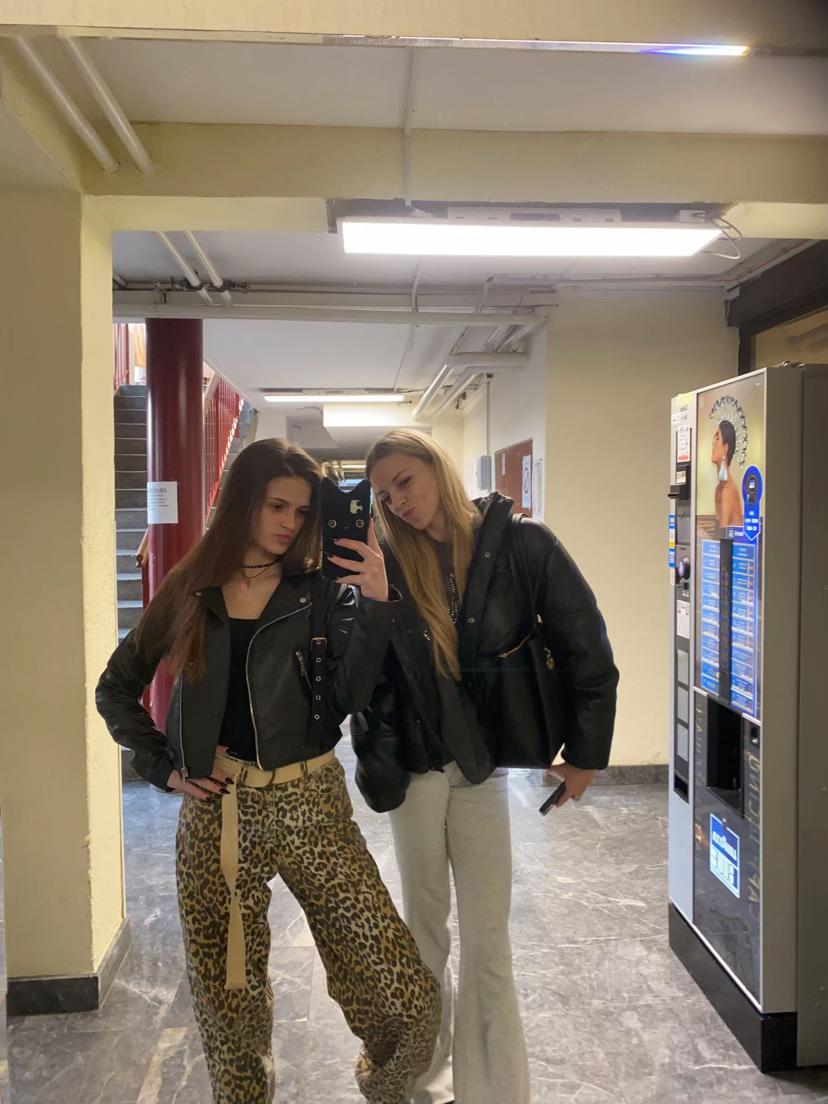 @Леонтина
