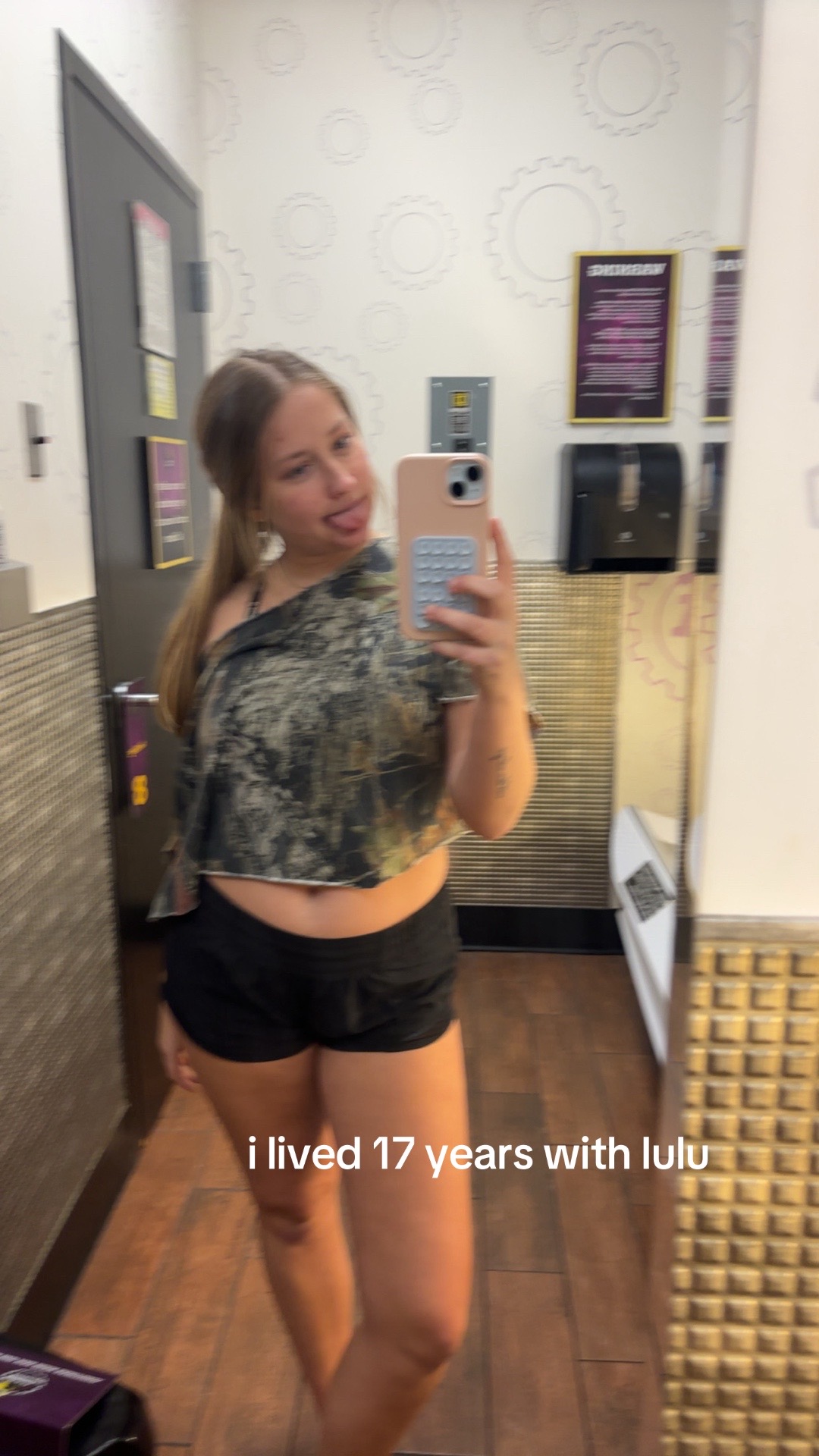 @️😜💗💋🤗👸🏼👱&zwj;♀️😻🎊