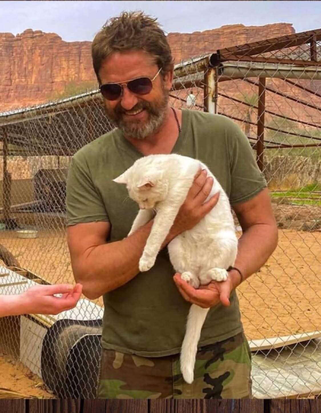 @Gerard Butler official Fanpage