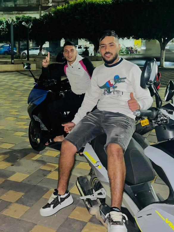 @Zi Z&ocirc;&ugrave;✂️🇧🇷