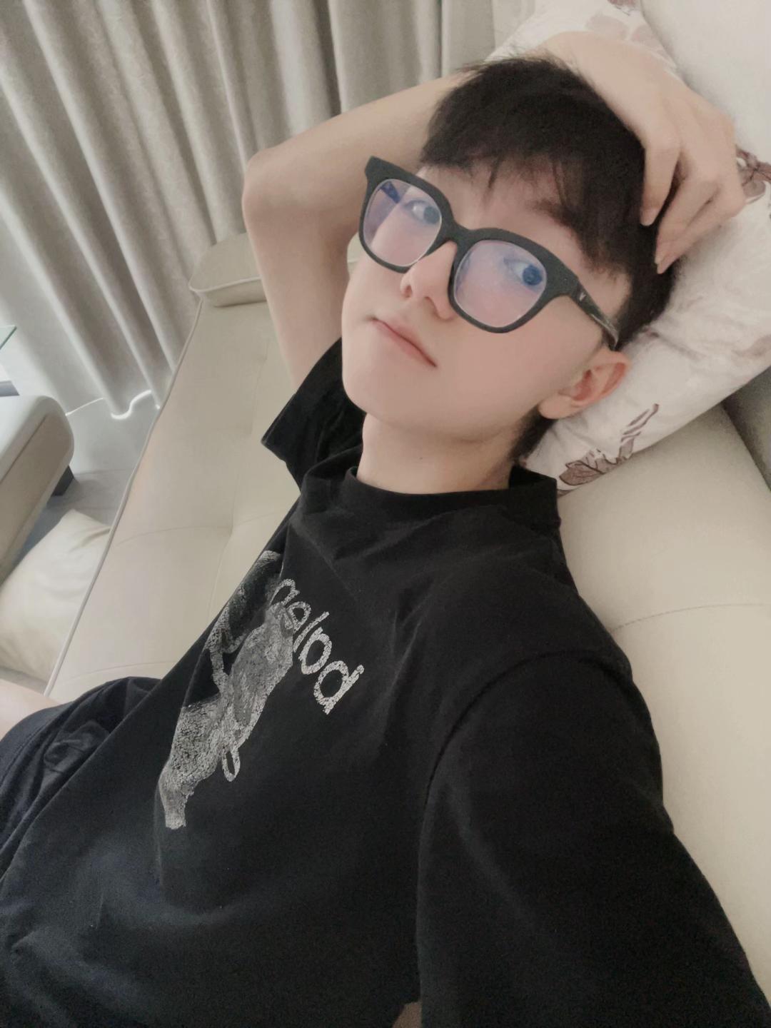 @hoàng tử đơn côi