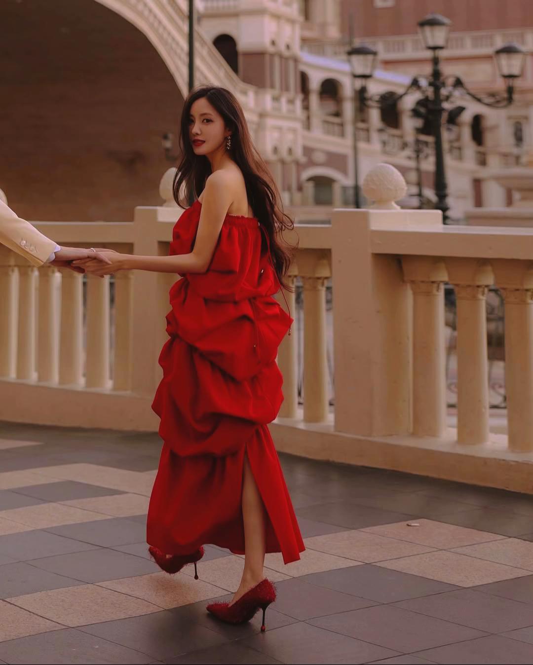 @Louis