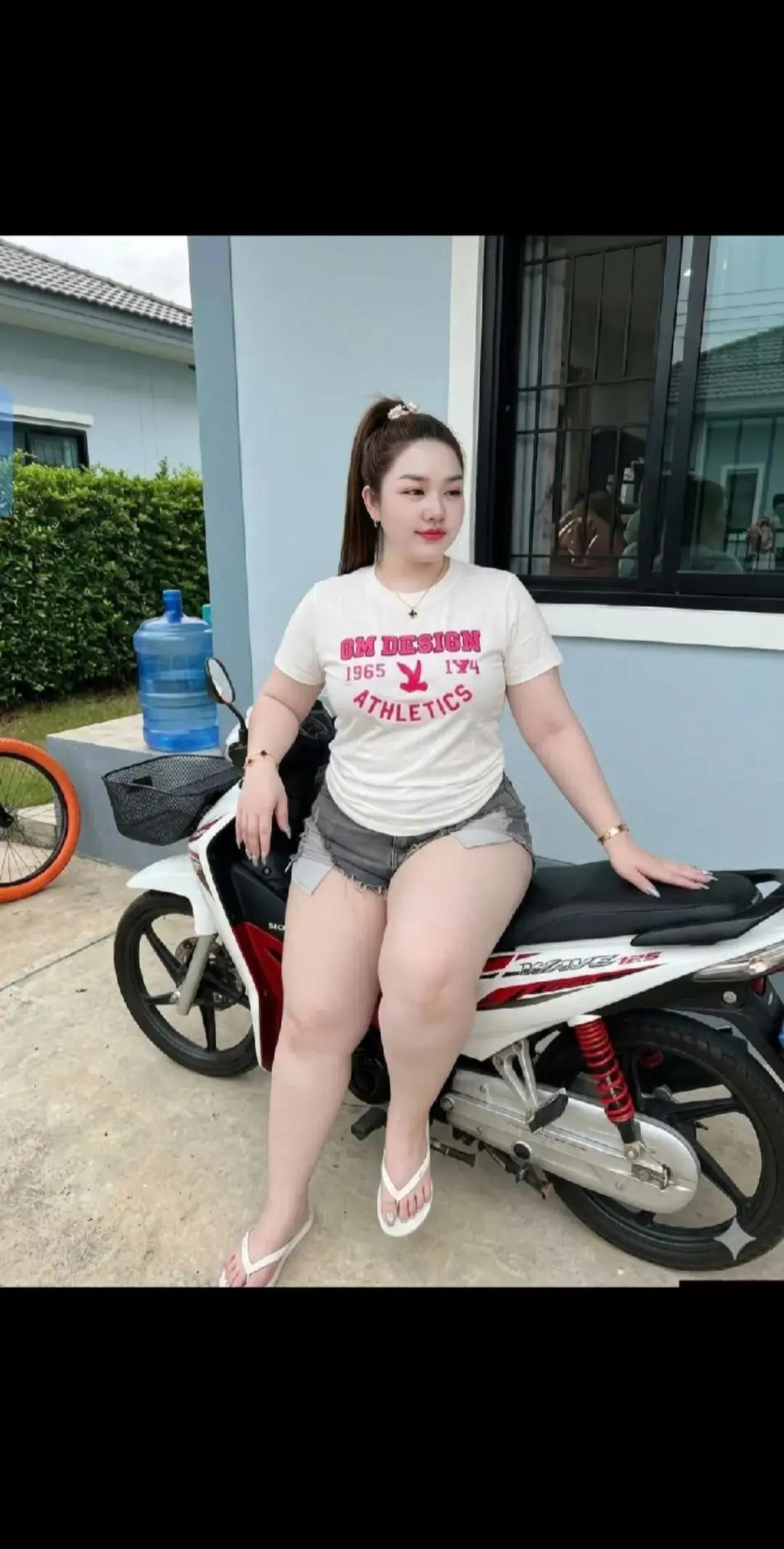 @ルー・イー