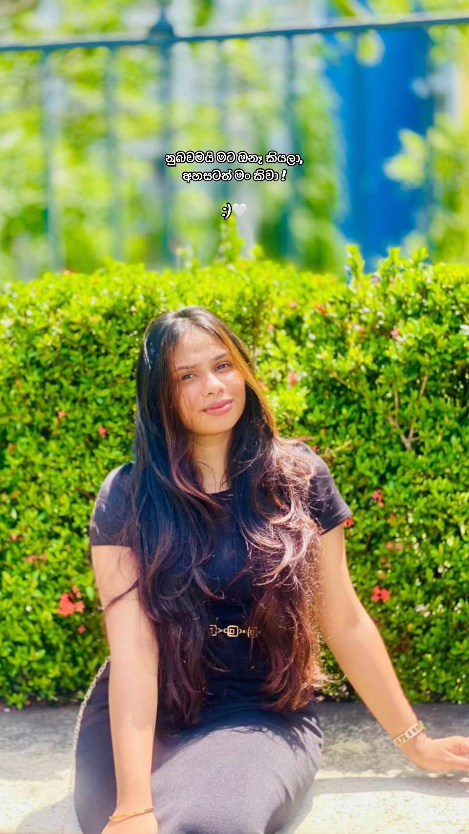@𝐑𝐀𝐕𝐈𝐃𝐔 🍓💋
