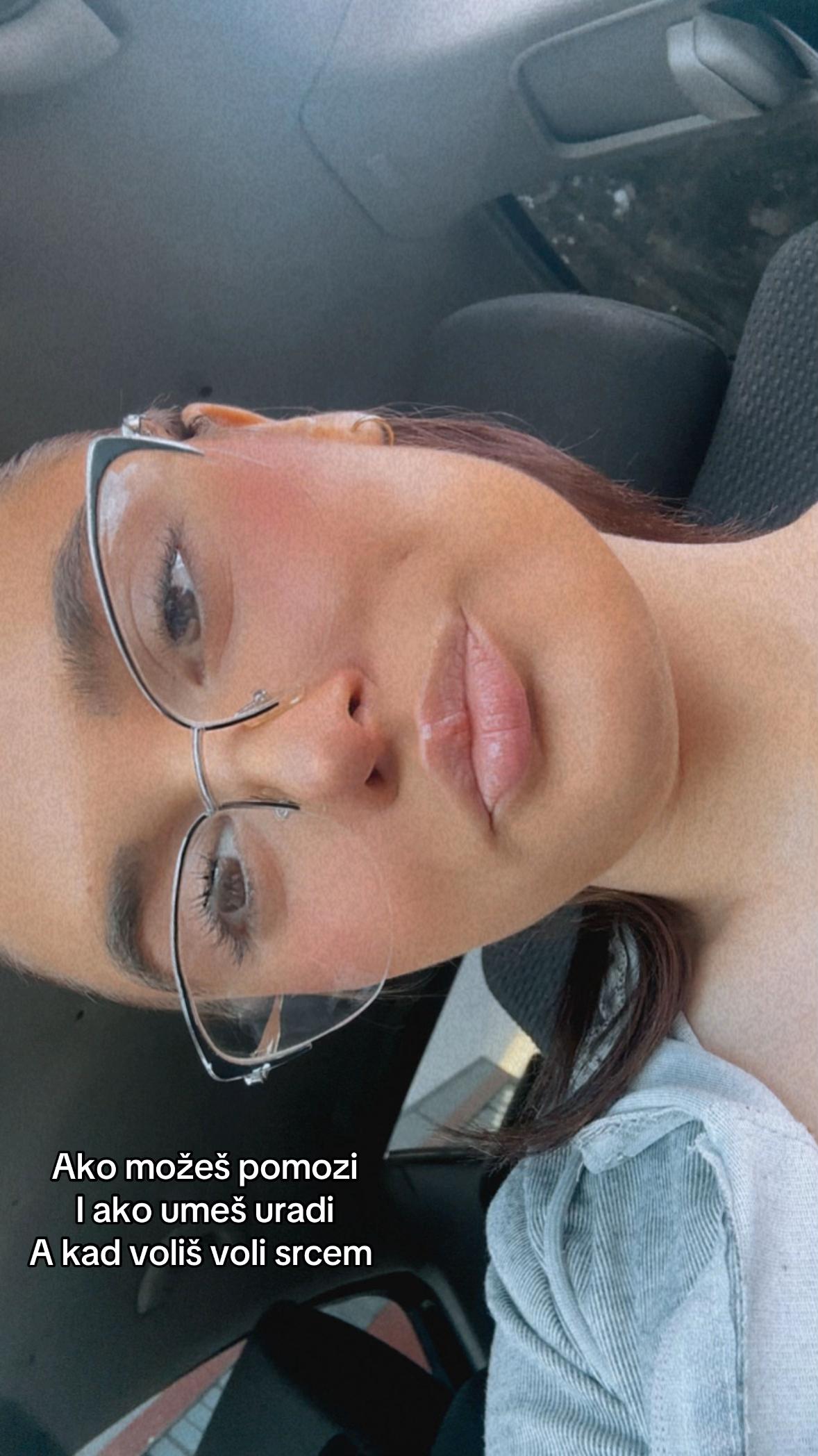 @vikixq👑