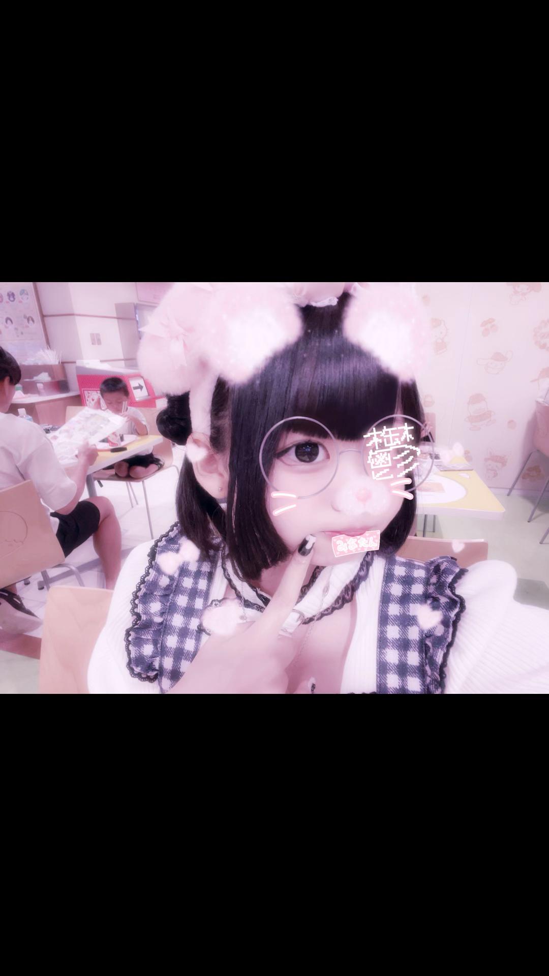 @まにゃ