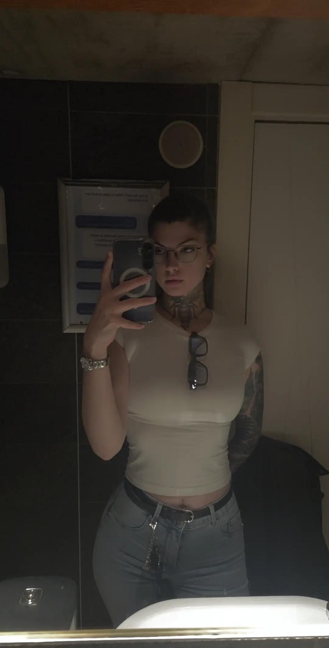 @Ана🇷🇸