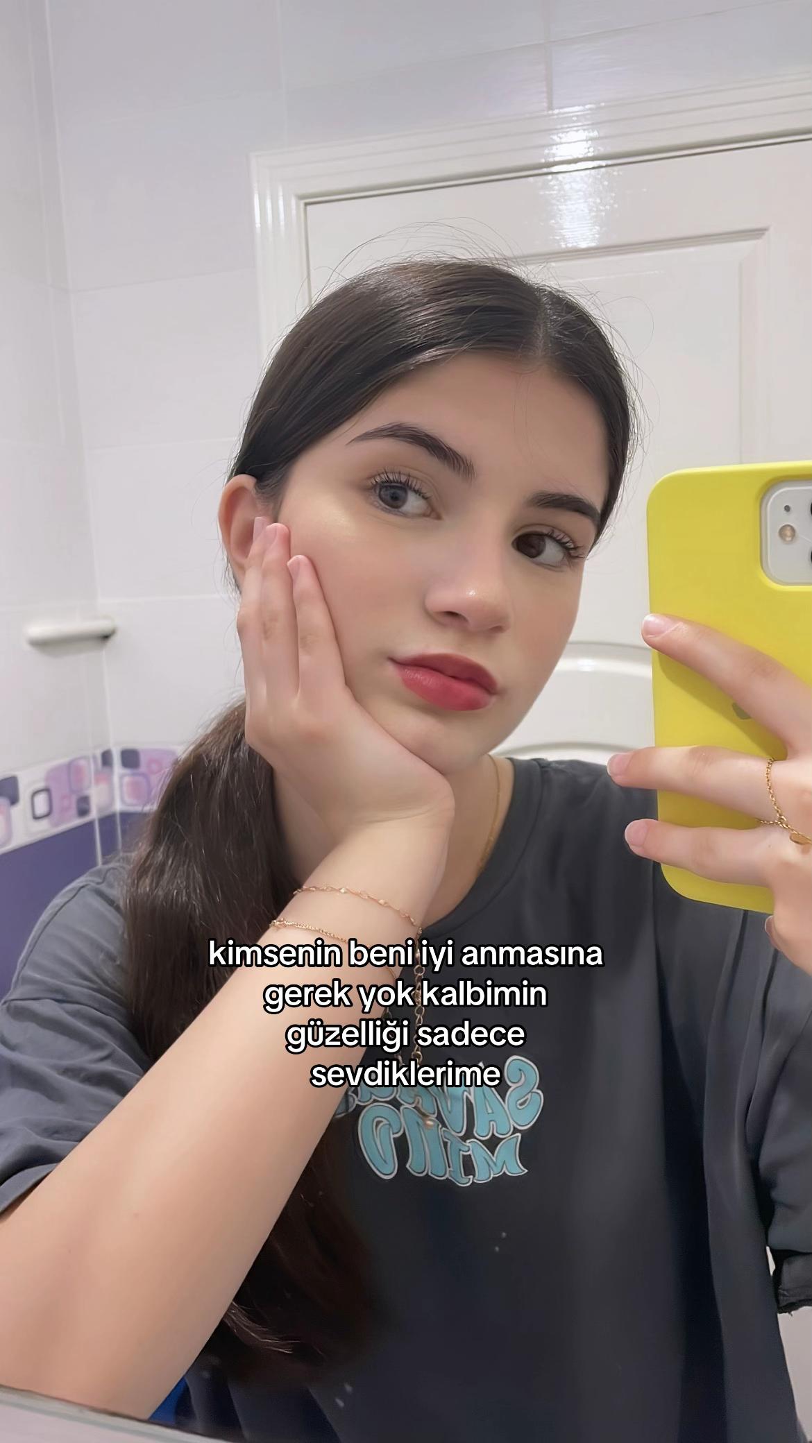 @Zehra🪽