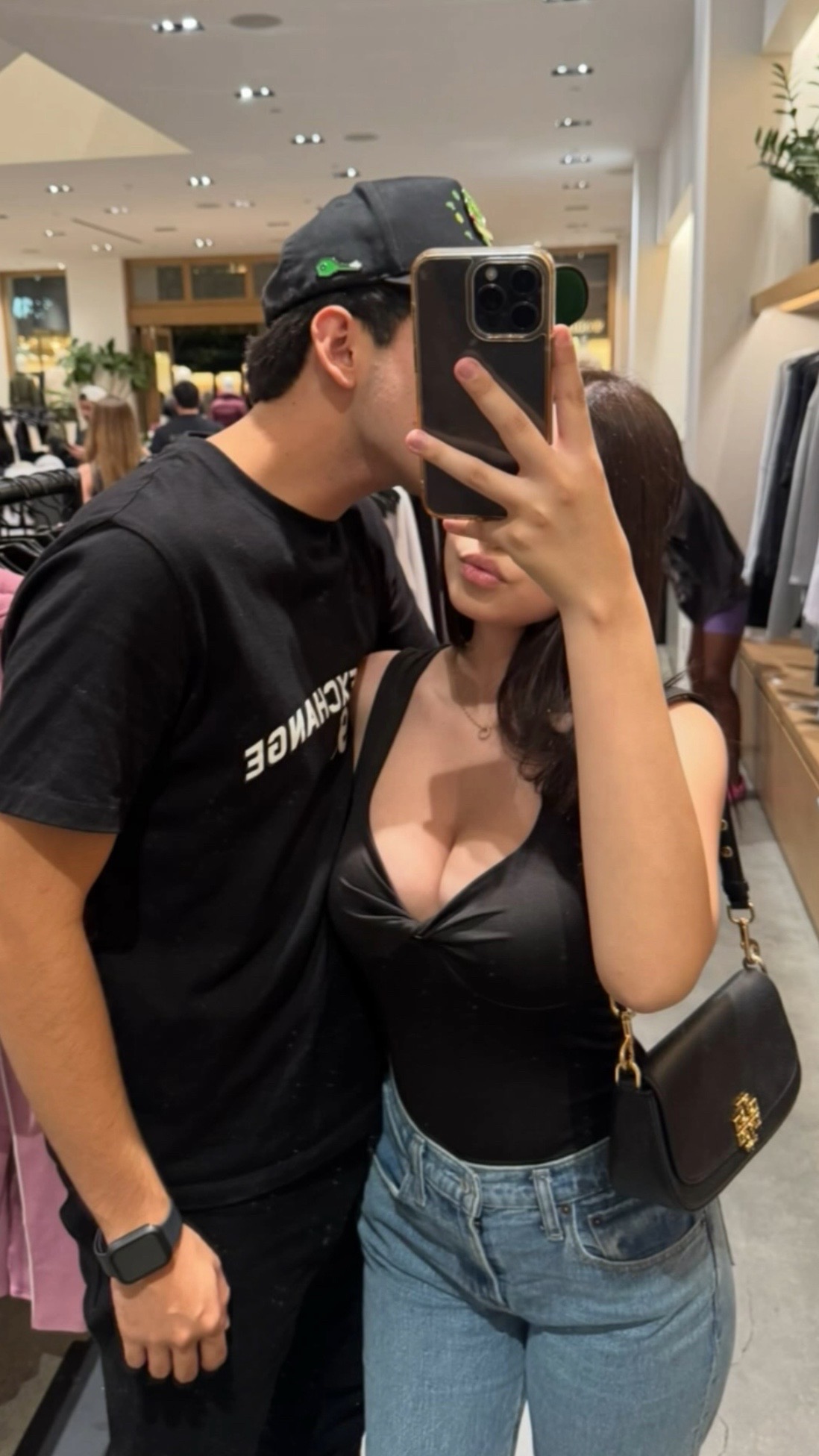 @𝓐𝓵𝓵𝓲𝓼𝓸𝓷