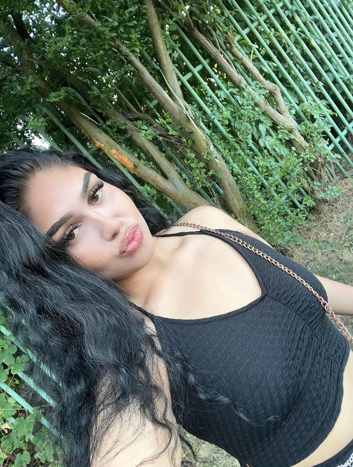 @𝑷𝒂𝒎𝒆𝒍𝒂 👸🏻