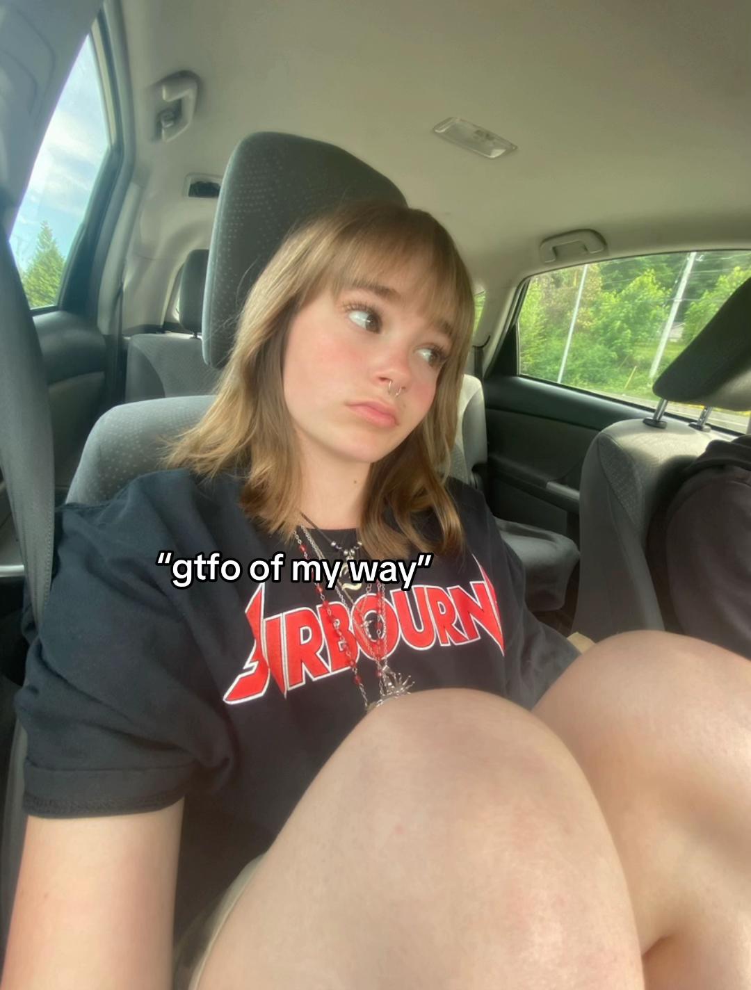 @𝐅