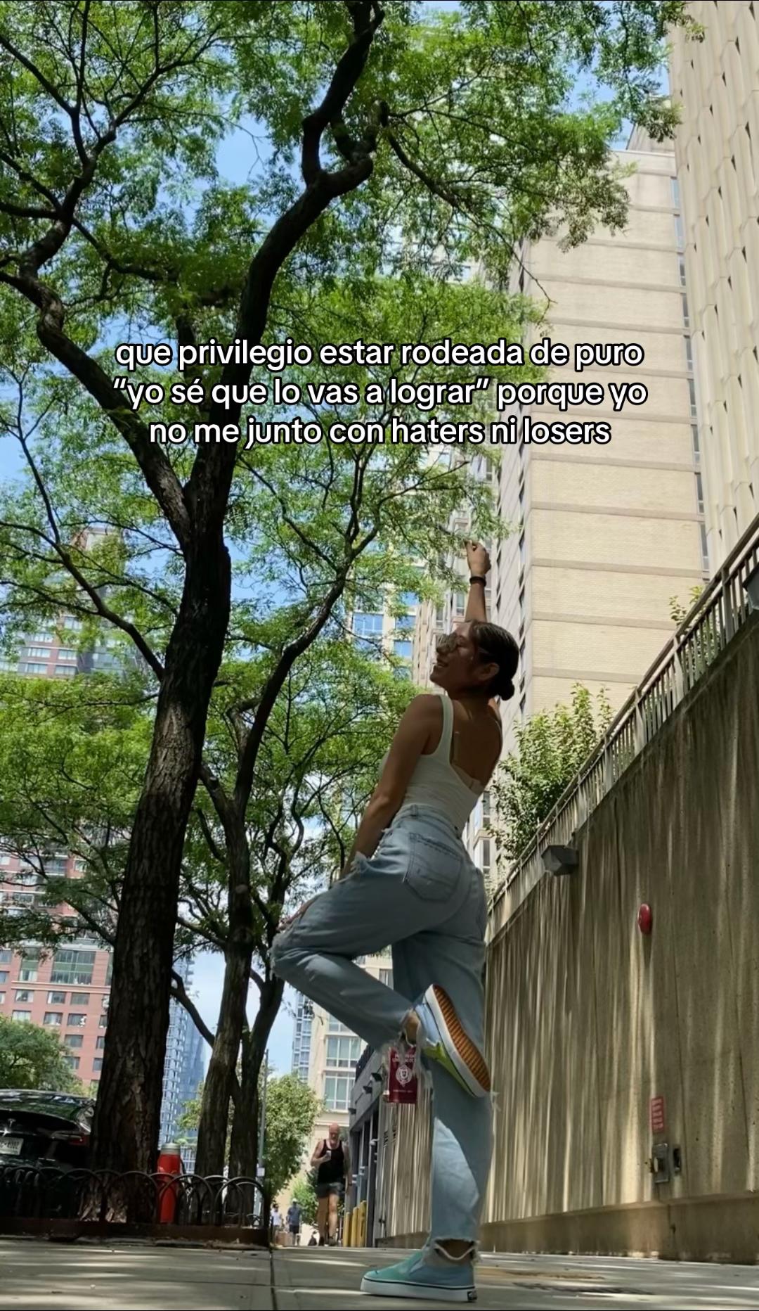 @aremyvazquez_
