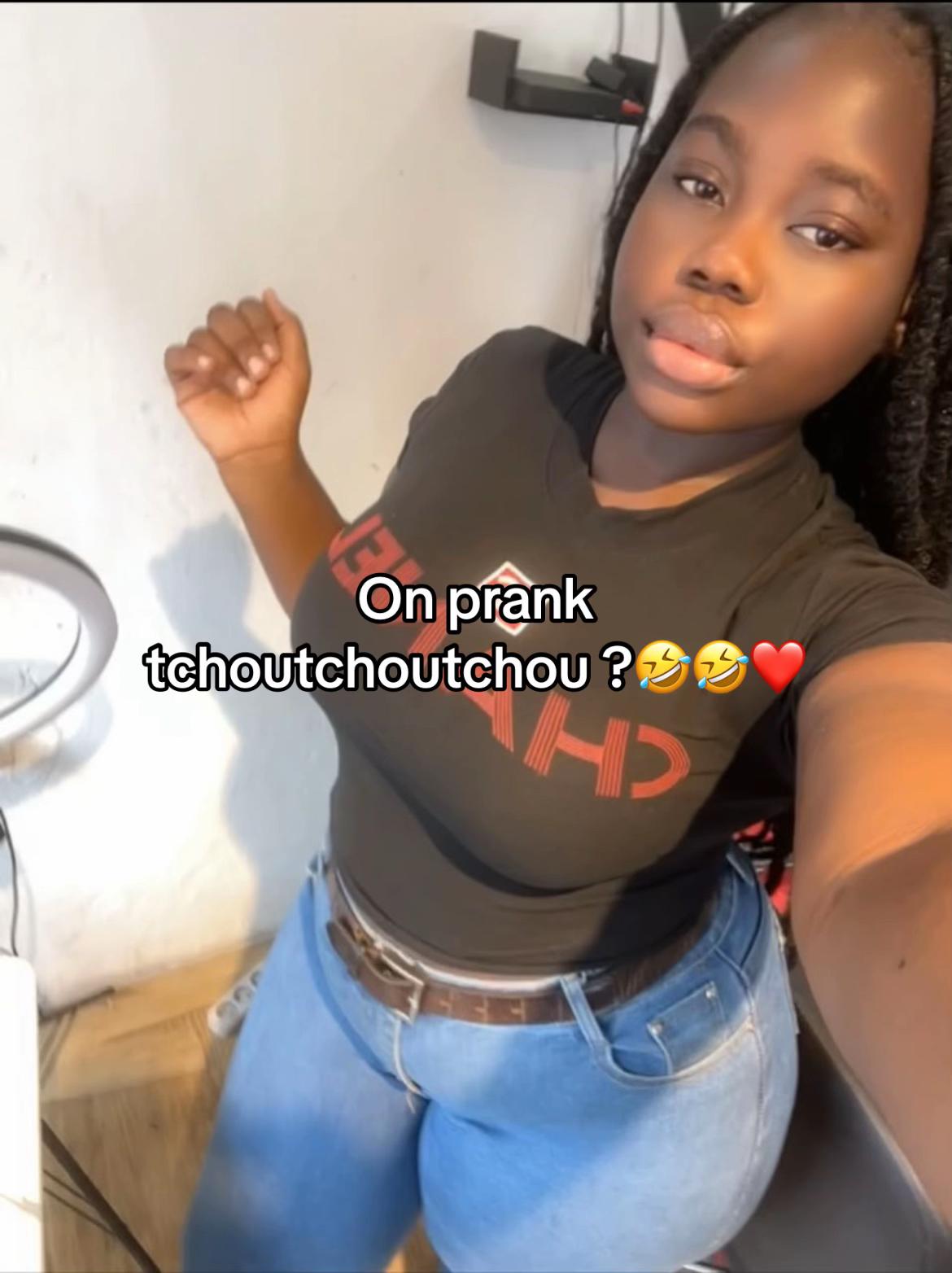 @APOUTSHOU🤍