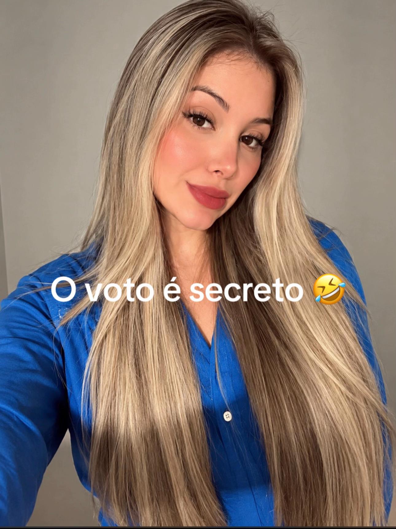 @Ana Caroline F&aacute;vero